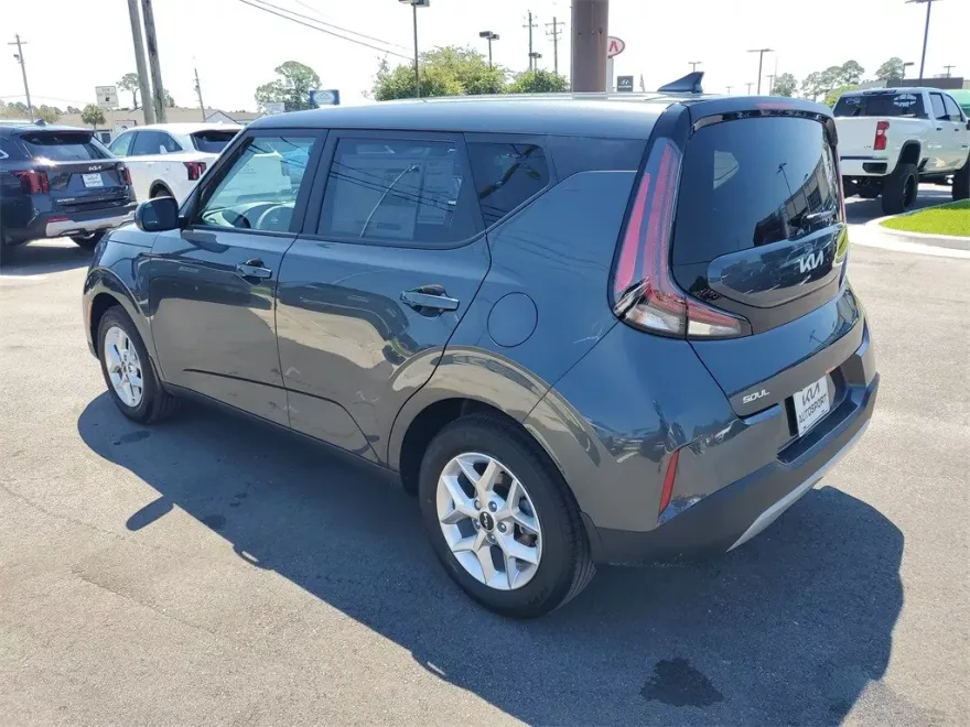 2025 Kia Soul S photo 1