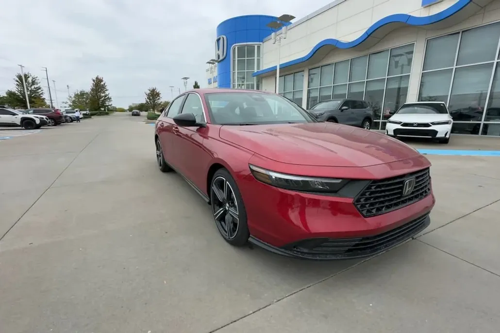 2025 Honda Accord Hybrid Sport photo 1