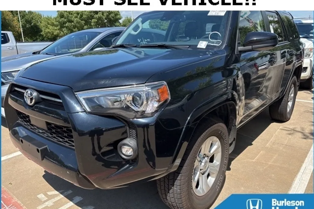 2024 Toyota 4Runner SR5 photo 1