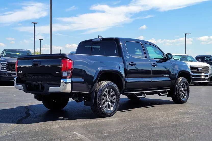 2021 Toyota Tacoma SR5 V6 photo 1