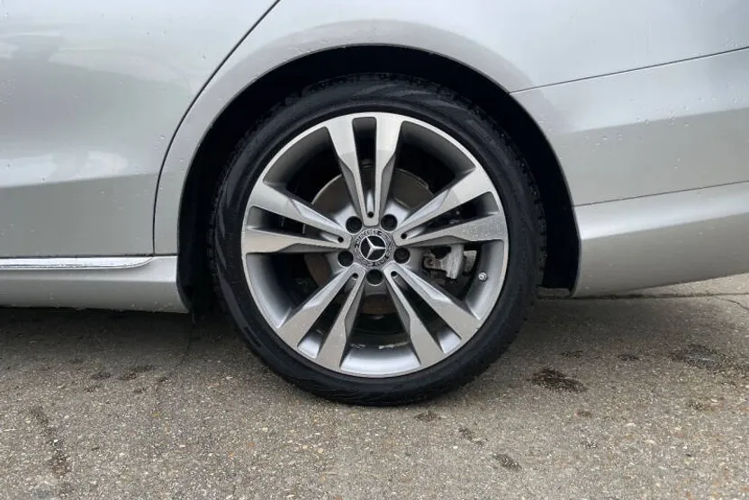 2018 Mercedes Benz C 300 photo 1