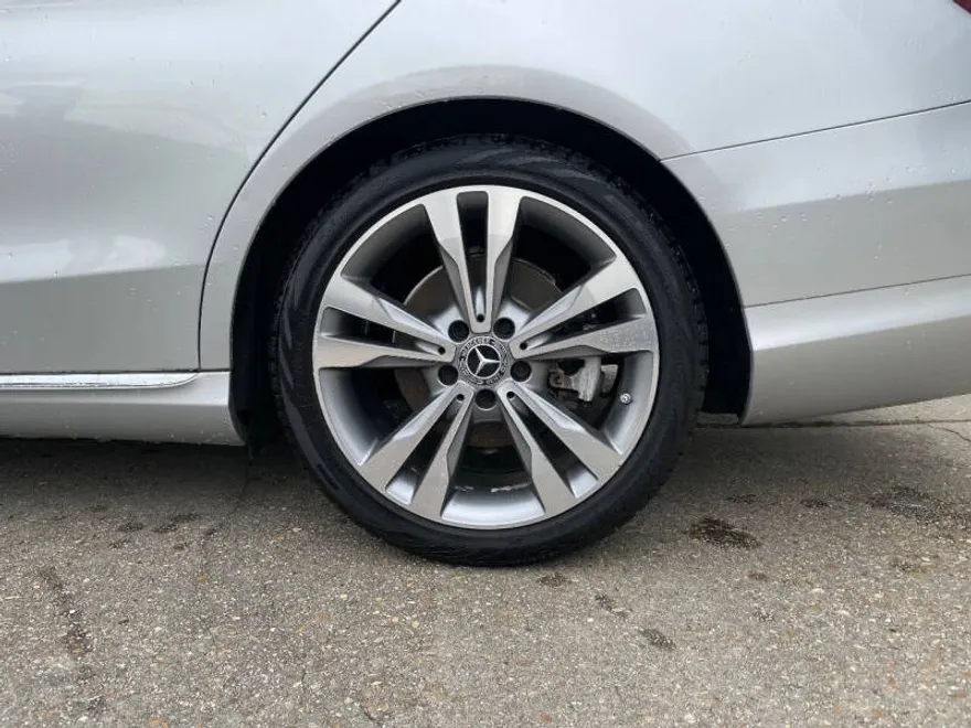 2018 Mercedes Benz C 300 photo 1