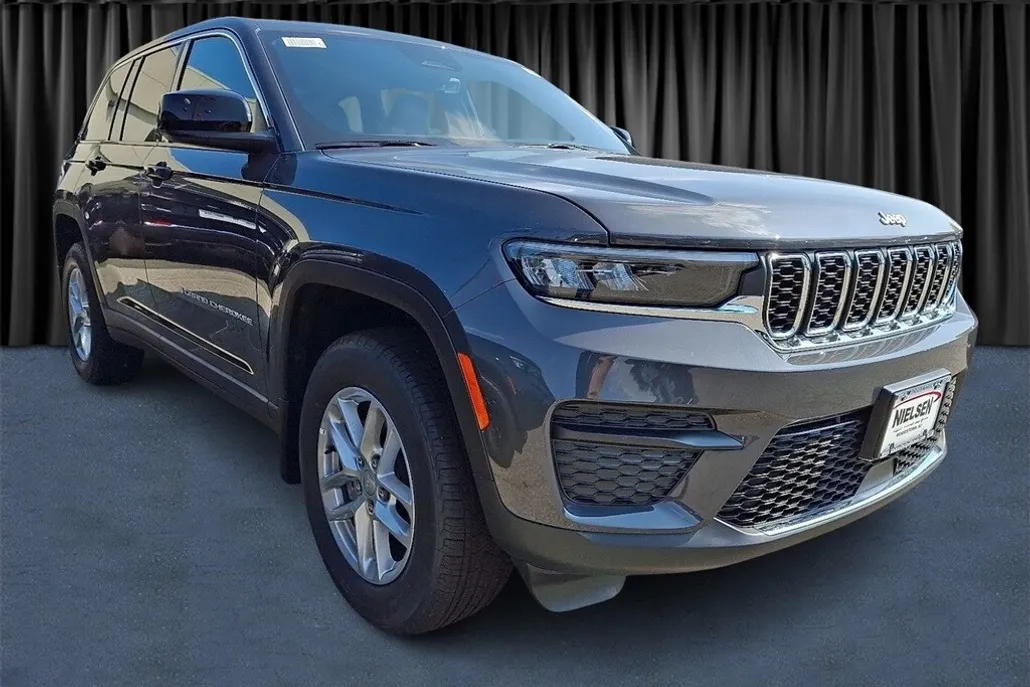 2025 Jeep Grand Cherokee Laredo X photo 1