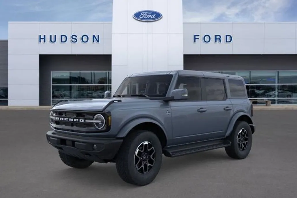 2025 Ford Bronco Outer Banks photo 1