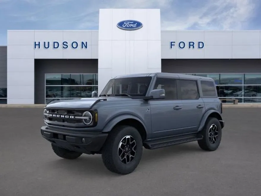 2025 Ford Bronco Outer Banks photo 1