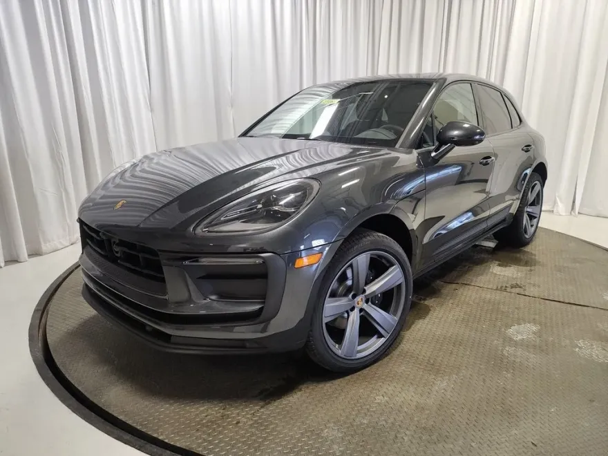 2025 Porsche Macan T photo 1