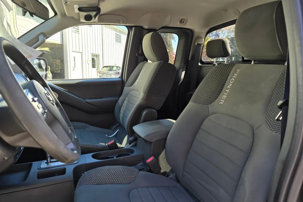 2013 Nissan Frontier Desert Runner photo 1