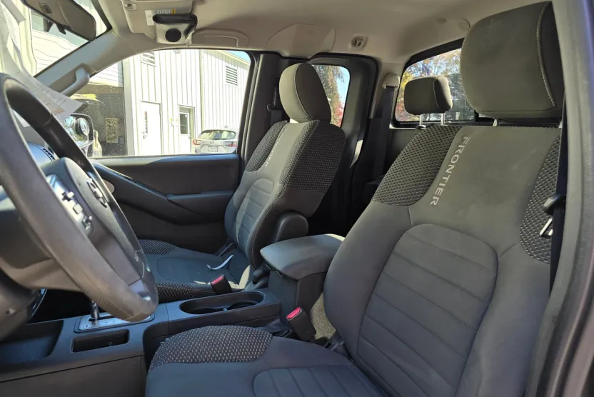 2013 Nissan Frontier Desert Runner photo 1