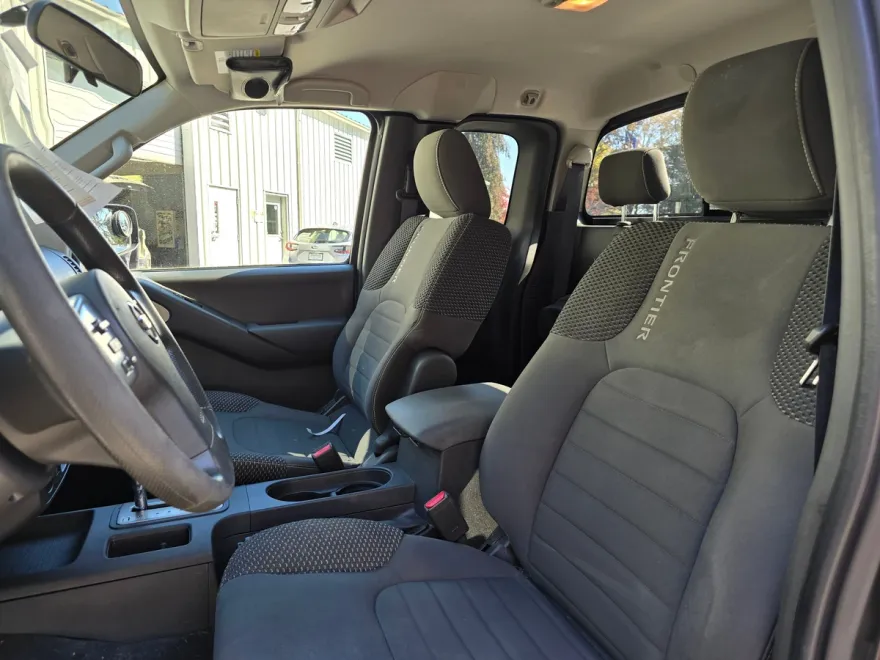 2013 Nissan Frontier Desert Runner photo 1