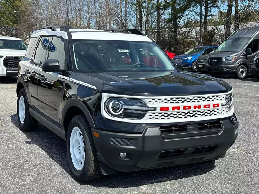 2025 Ford Bronco Sport Heritage photo 1