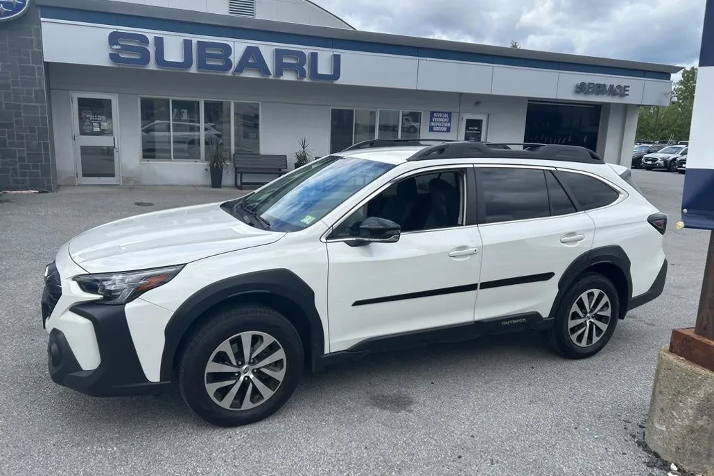 2024 Subaru Outback Premium photo 1