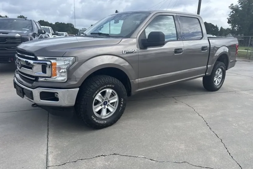 2019 Ford F-150 XLT photo 1