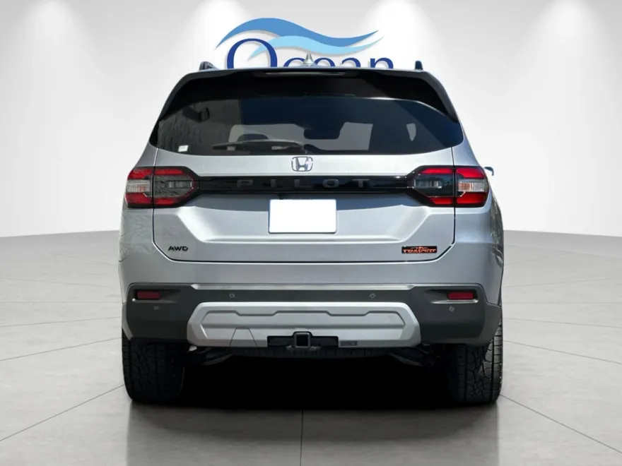 2025 Honda Pilot TrailSport photo 1
