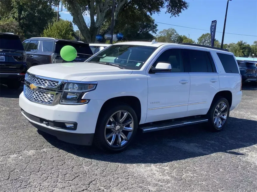 2019 Chevrolet Tahoe LT photo 1