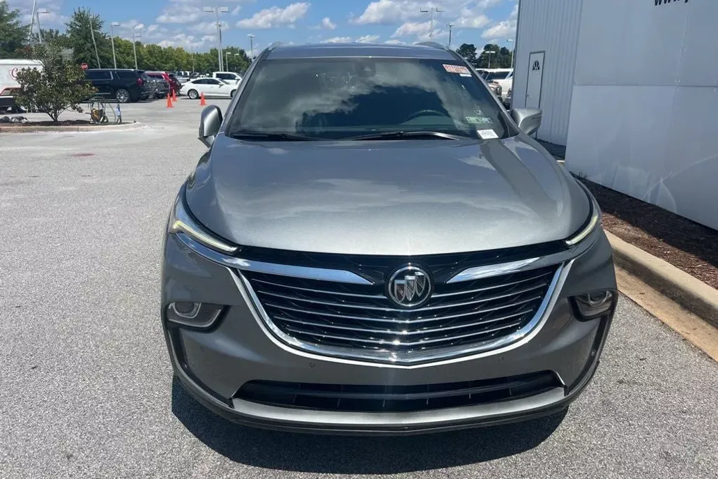 2023 Buick Enclave Essence photo 1
