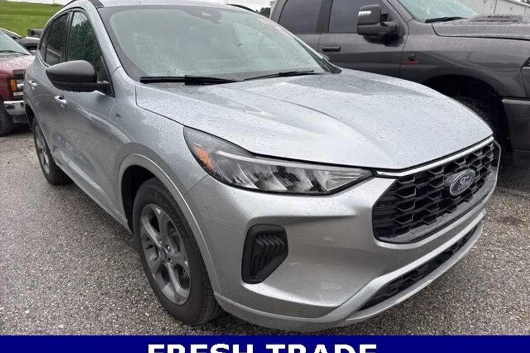 2023 Ford Escape ST-Line photo 1