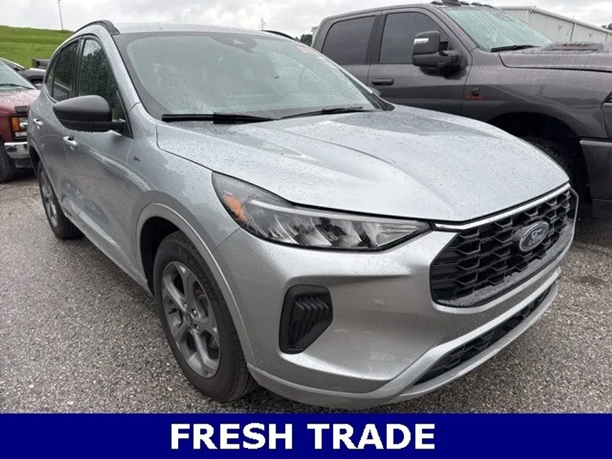 2023 Ford Escape ST-Line photo 1
