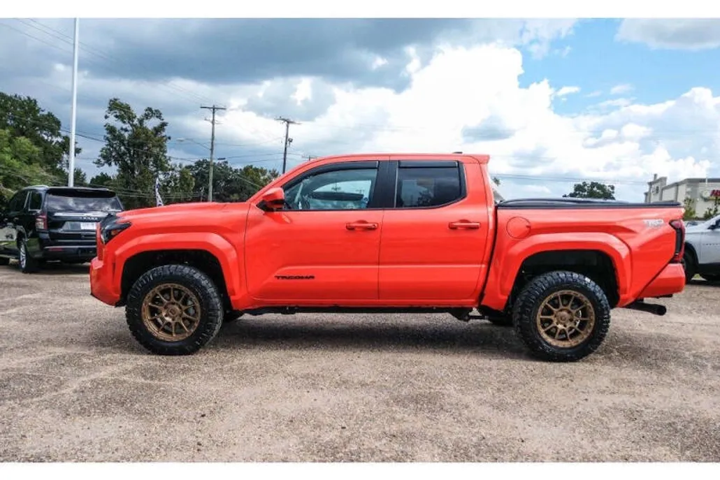 2024 Toyota Tacoma TRD Sport photo 1