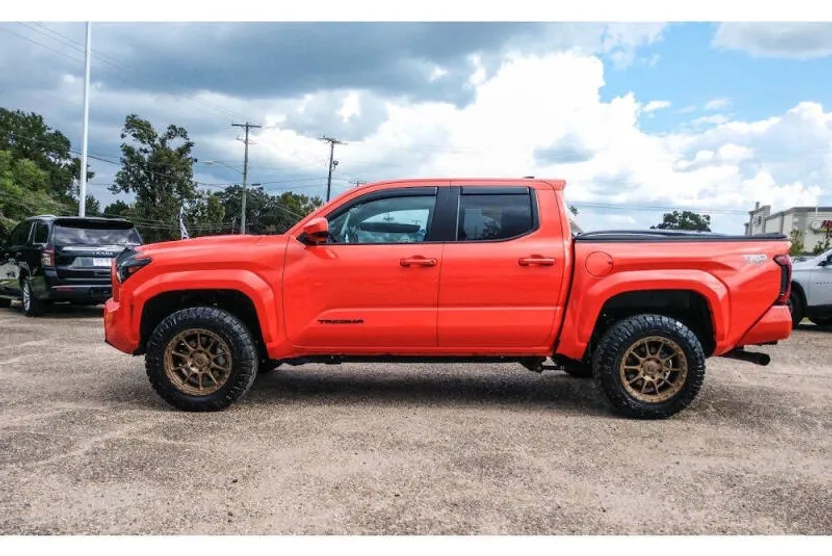 2024 Toyota Tacoma TRD Sport photo 1