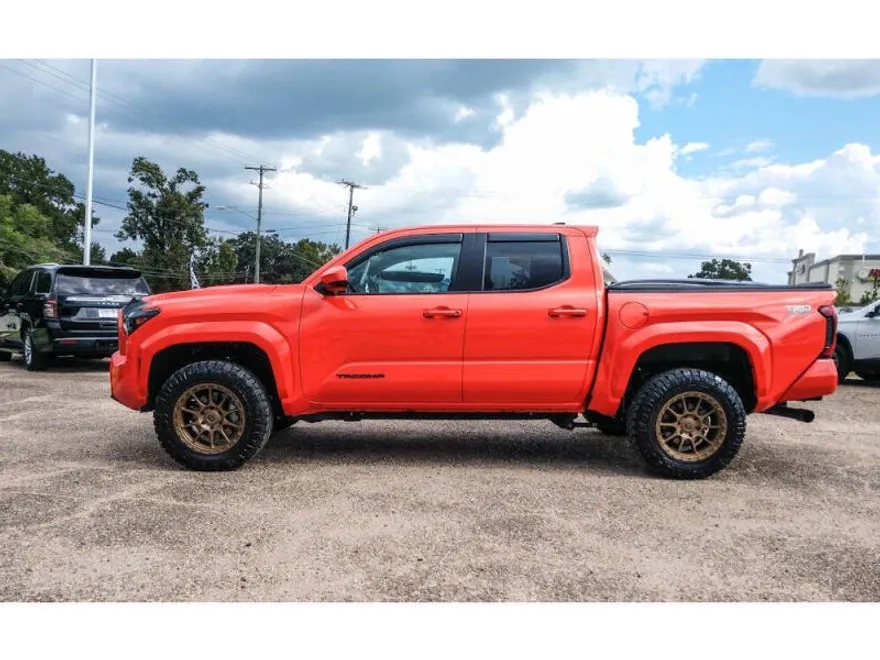 2024 Toyota Tacoma TRD Sport photo 1