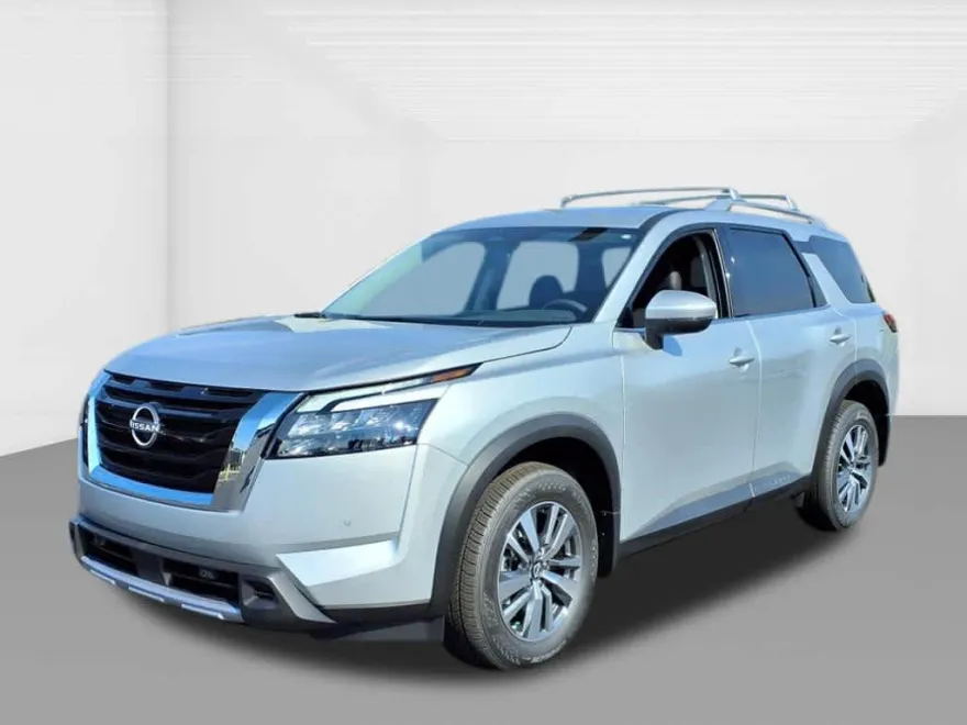 2025 Nissan Pathfinder SL photo 1