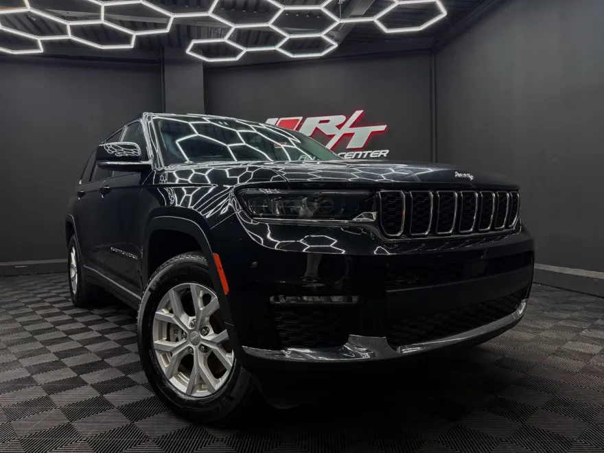 2023 Jeep Grand Cherokee Limited photo 1
