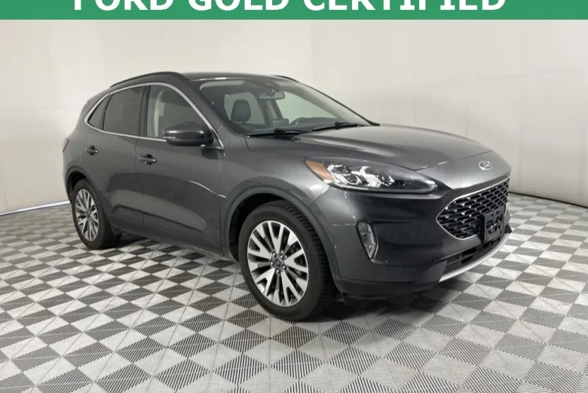 2020 Ford Escape Titanium Hybrid photo 1