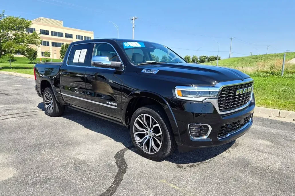 2025 Ram 1500 photo 1