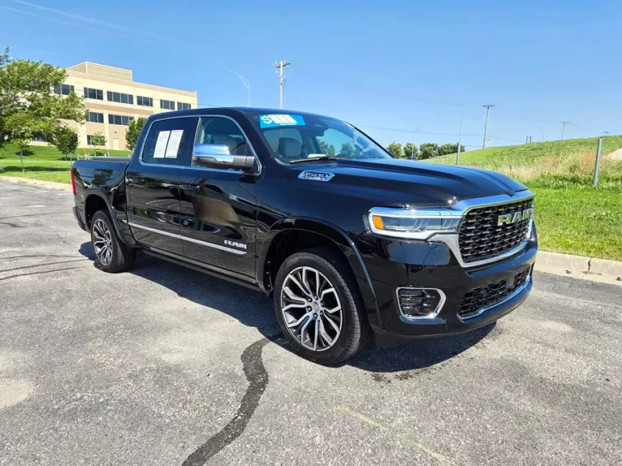 2025 Ram 1500 photo 1