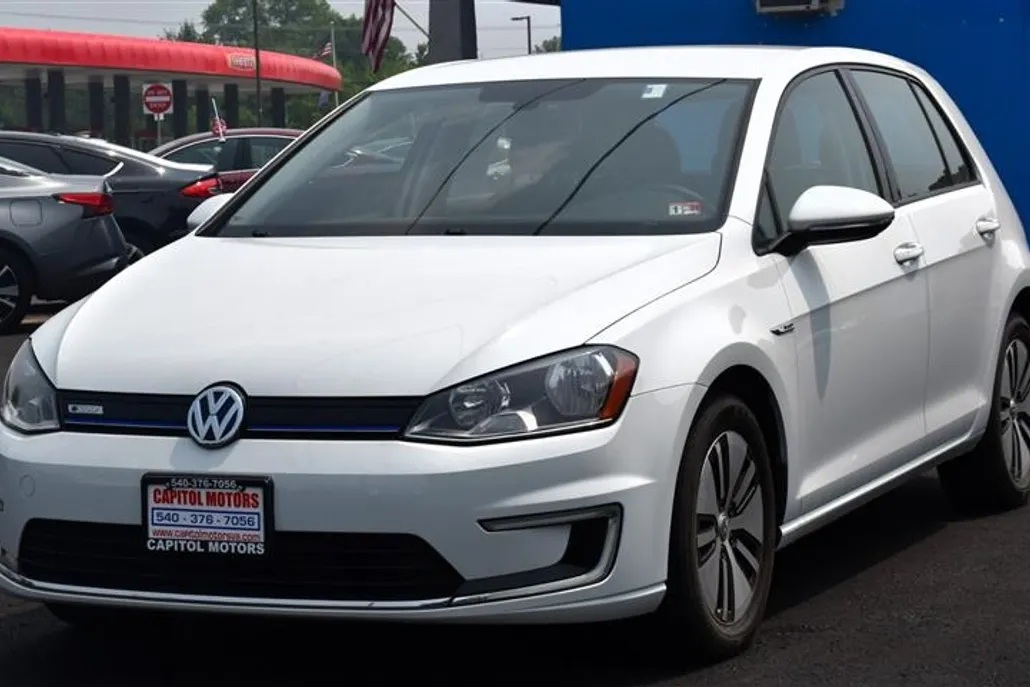 2016 Volkswagen e-Golf SE photo 1