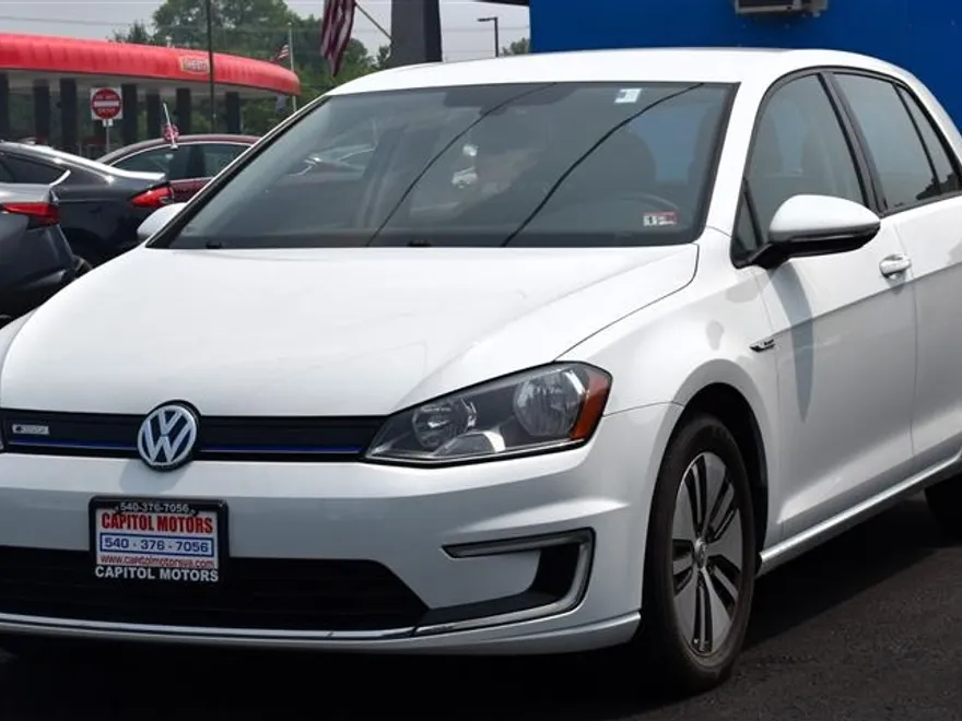 2016 Volkswagen e-Golf SE photo 1
