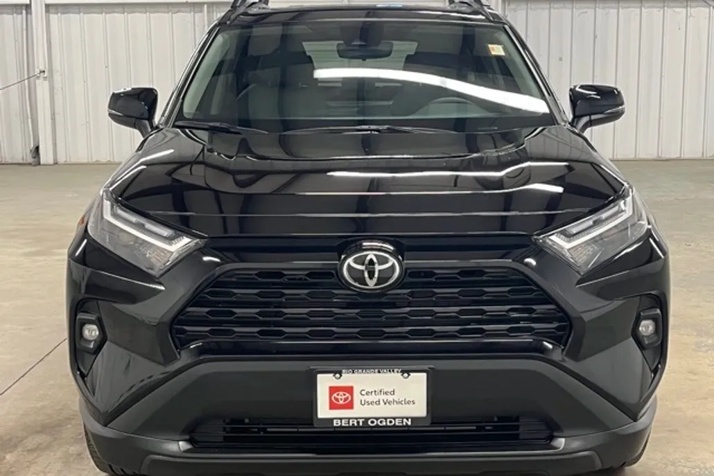 2025 Toyota RAV4 XLE Premium photo 1