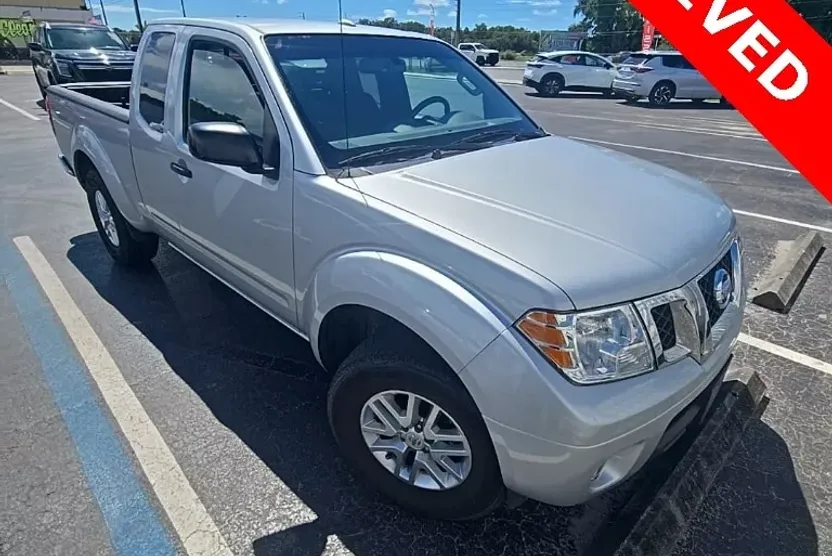 2015 Nissan Frontier SV photo 1
