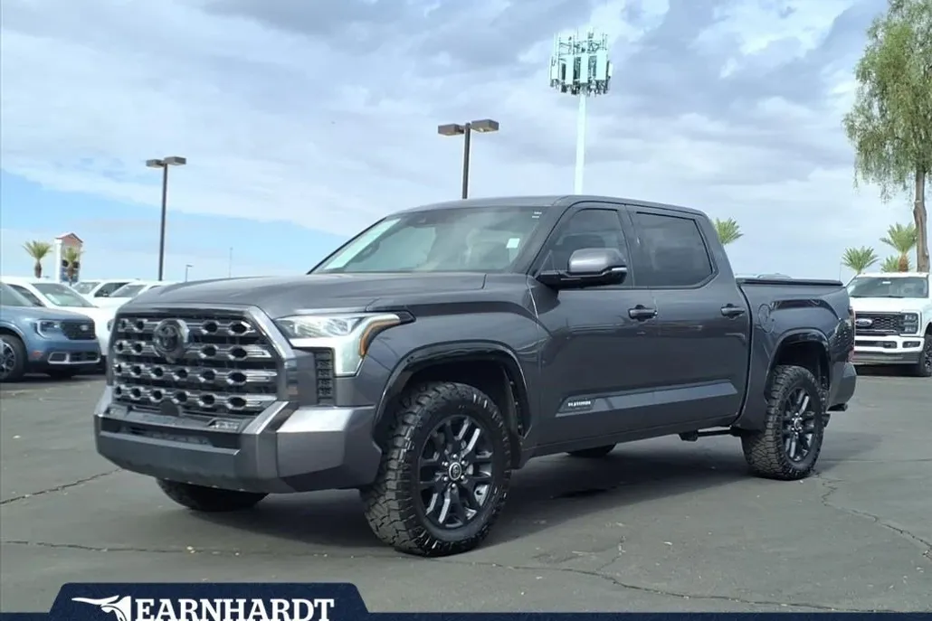 2023 Toyota Tundra Platinum photo 1