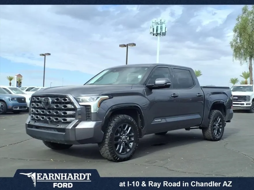 2023 Toyota Tundra Platinum photo 1