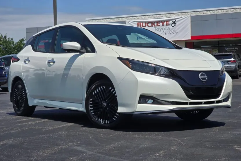 2024 Nissan Leaf SV Plus photo 1
