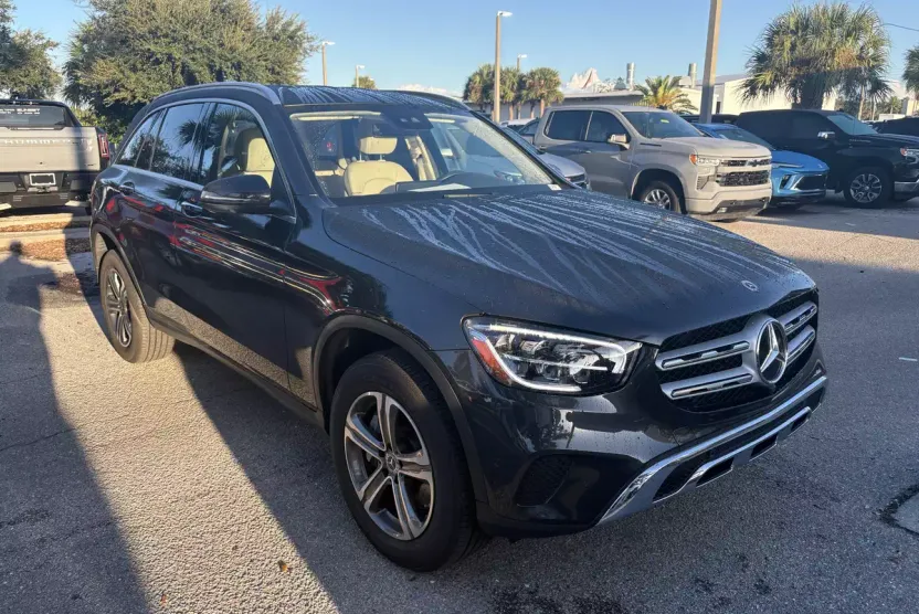 2022 Mercedes Benz GLC 300 photo 1