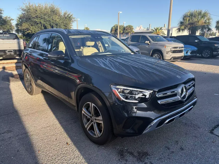 2022 Mercedes Benz GLC 300 photo 1