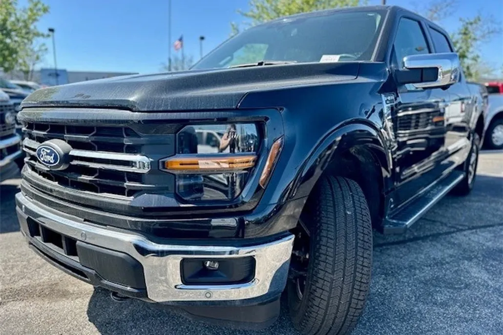 2024 Ford F-150 XLT photo 1