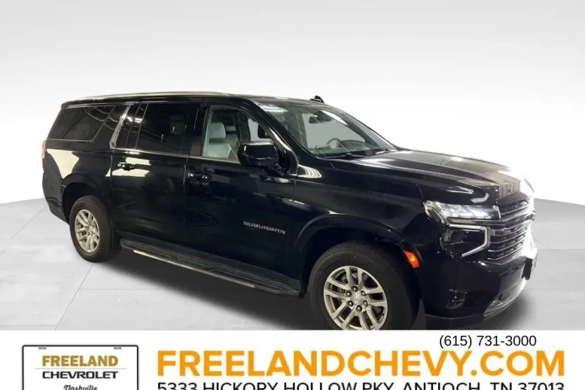 2023 Chevrolet Suburban LT photo 1