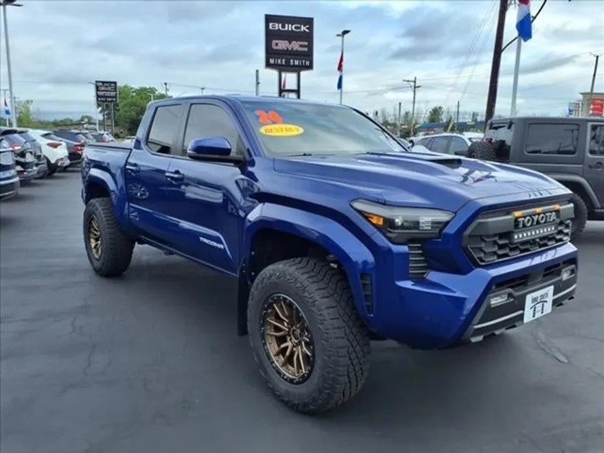 2024 Toyota Tacoma SR5 photo 1