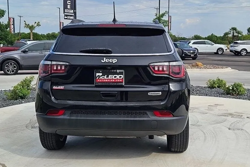 2019 Jeep Compass Latitude photo 1
