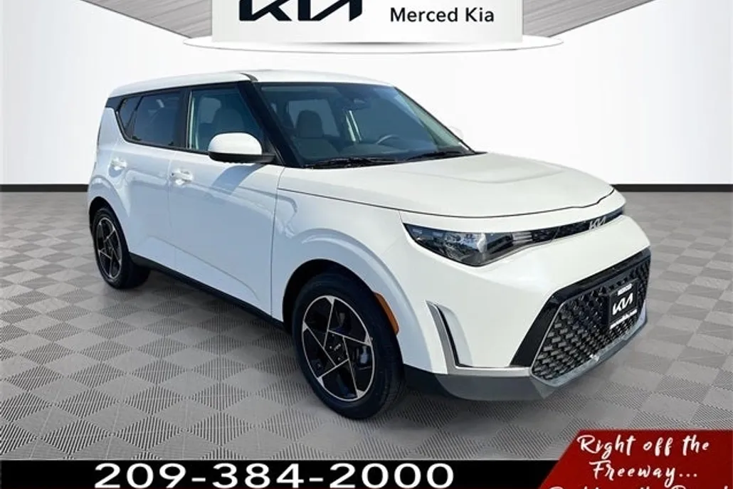 2025 Kia Soul EX photo 1