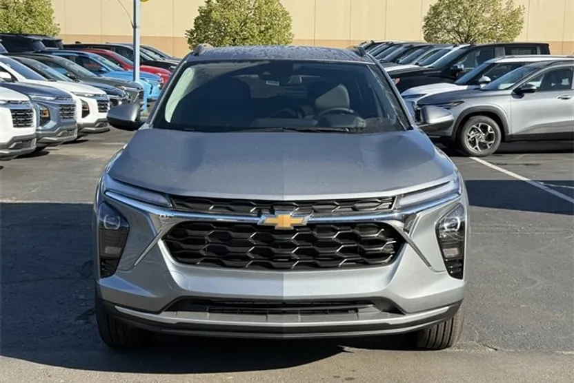 2026 Chevrolet Trax LT photo 1