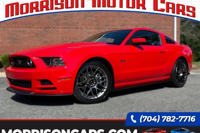2013 Ford Mustang GT photo 1