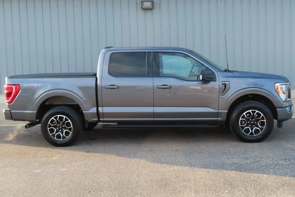 2022 Ford F-150 XLT photo 1