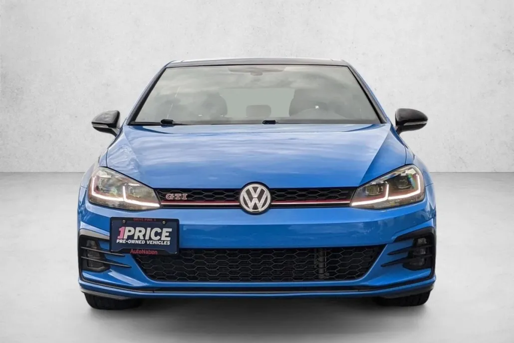 2021 Volkswagen Golf S photo 1