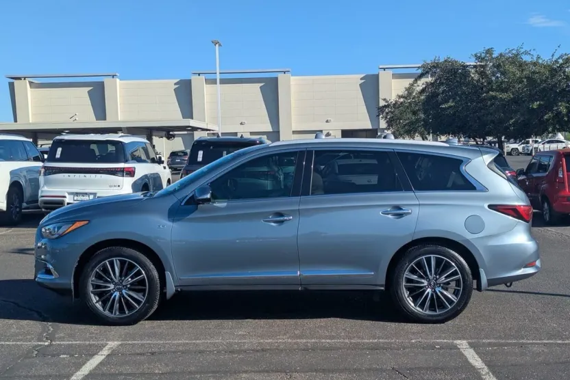 2017 Infiniti QX60 Base photo 1
