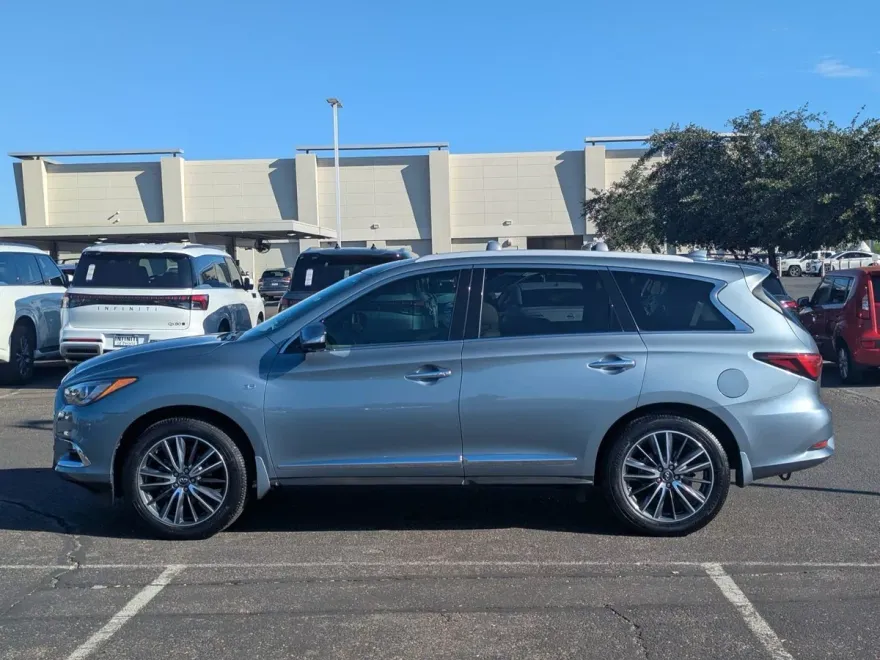 2017 Infiniti QX60 Base photo 1