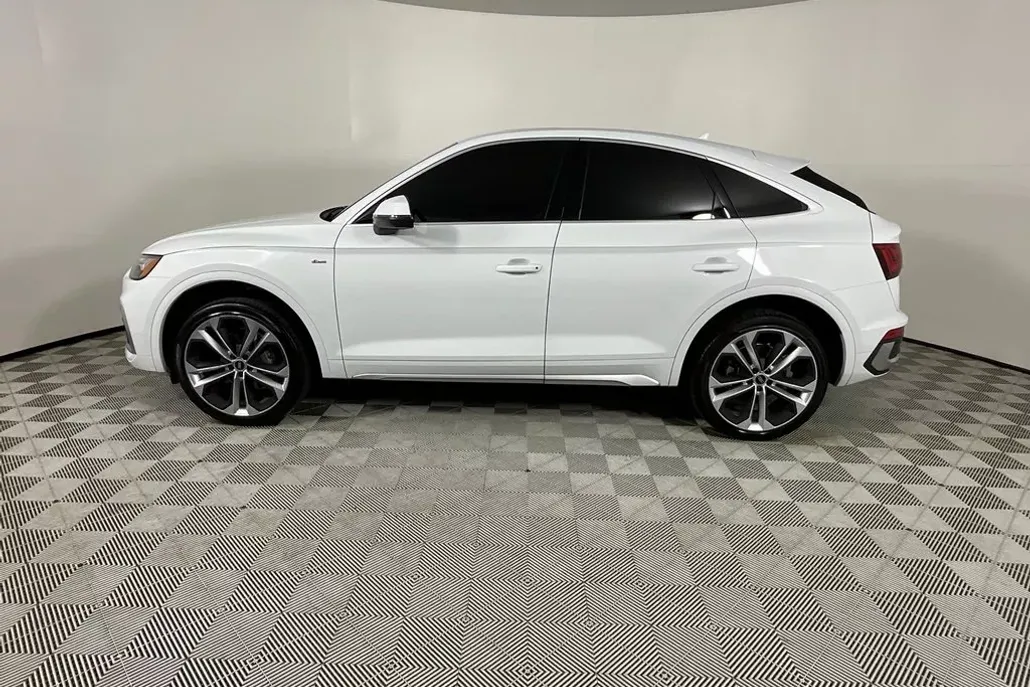 2021 Audi Q5 Sportback 45 Premium Plus photo 1
